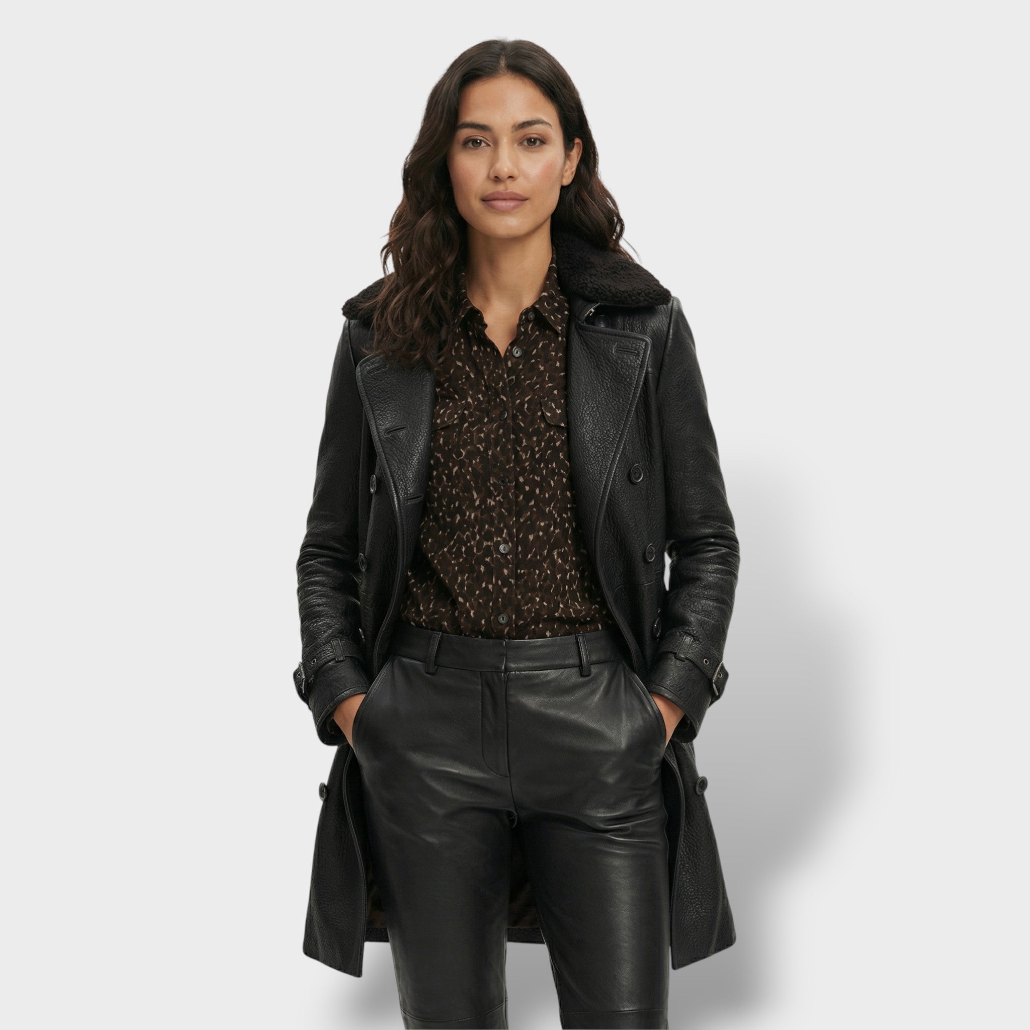 Płaszcz damski | długość do kolan i kołnierz z wykończeniem