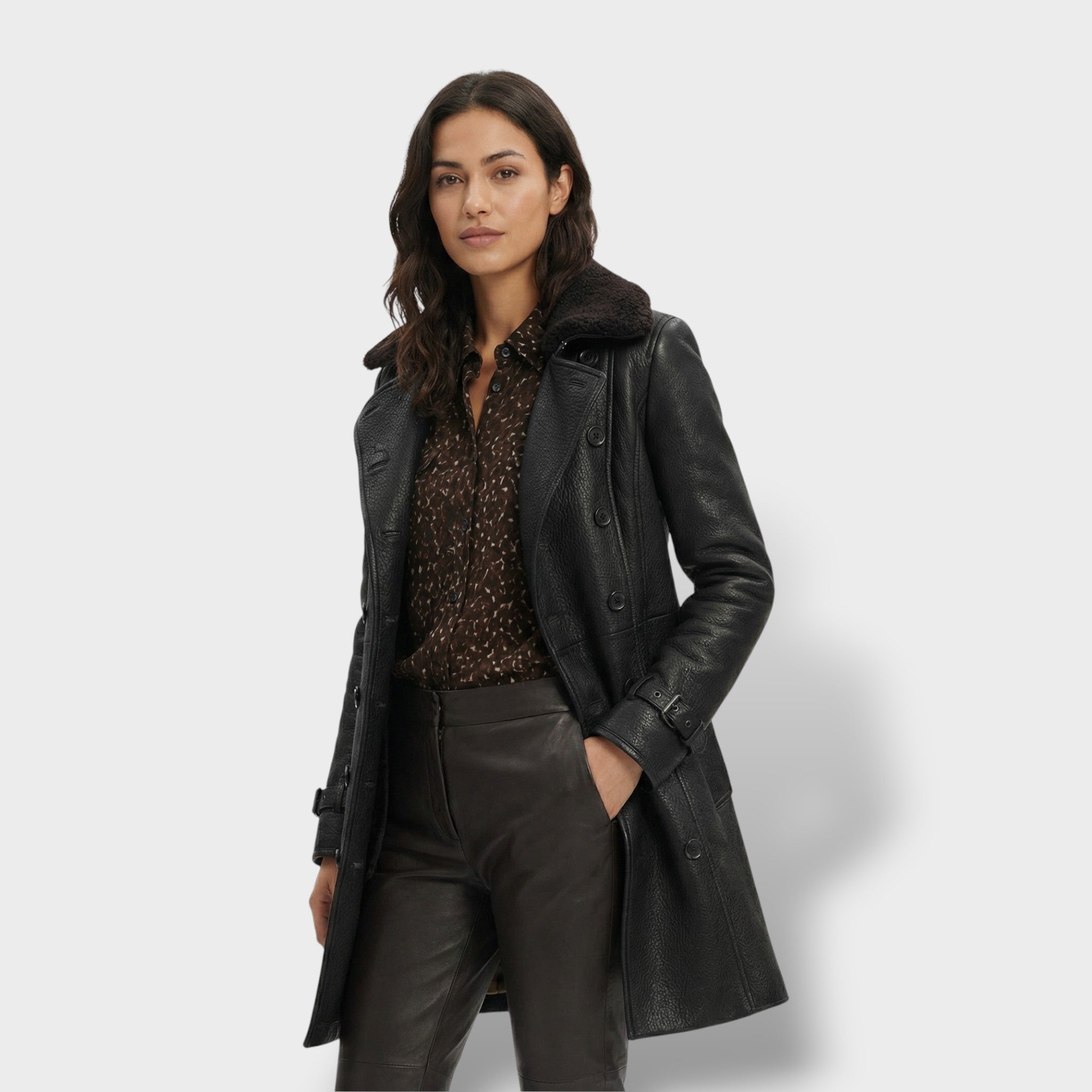 Płaszcz damski | długość do kolan i kołnierz z wykończeniem